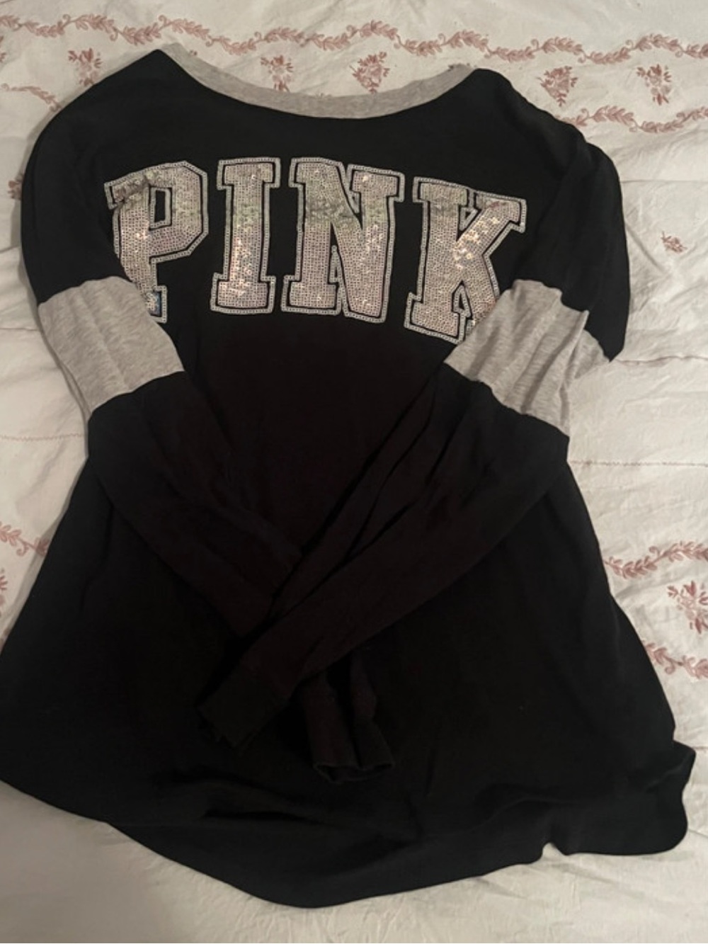 PINK Victoria's Secret Girls' Black & Gray Long Sleeve Pullover Top